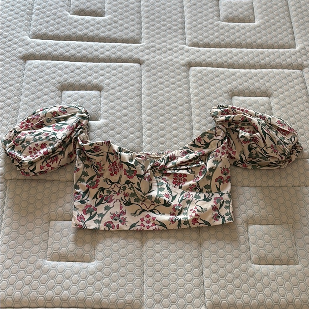 NWT Abercrombie & Fitch Floral Puff Sleeve Crop Top